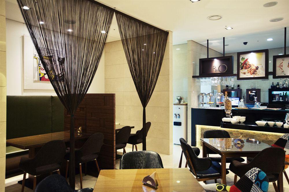 N Fourseason Hotel Myeongdong Seúl Exterior foto