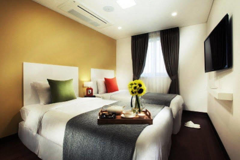 N Fourseason Hotel Myeongdong Seúl Exterior foto